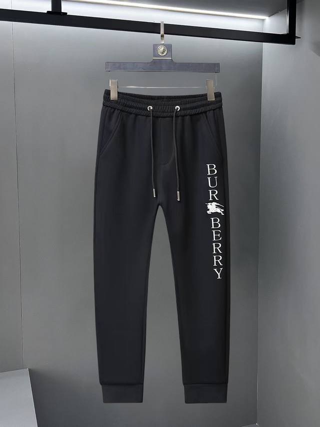 巴宝莉 2025春秋新款休闲裤！官网同步发售。品牌经典Logo休闲裤，定制面料，舒适度极好，手触感： 烈。辦识度极高，完美品相工艺。尺码：M-3Xl