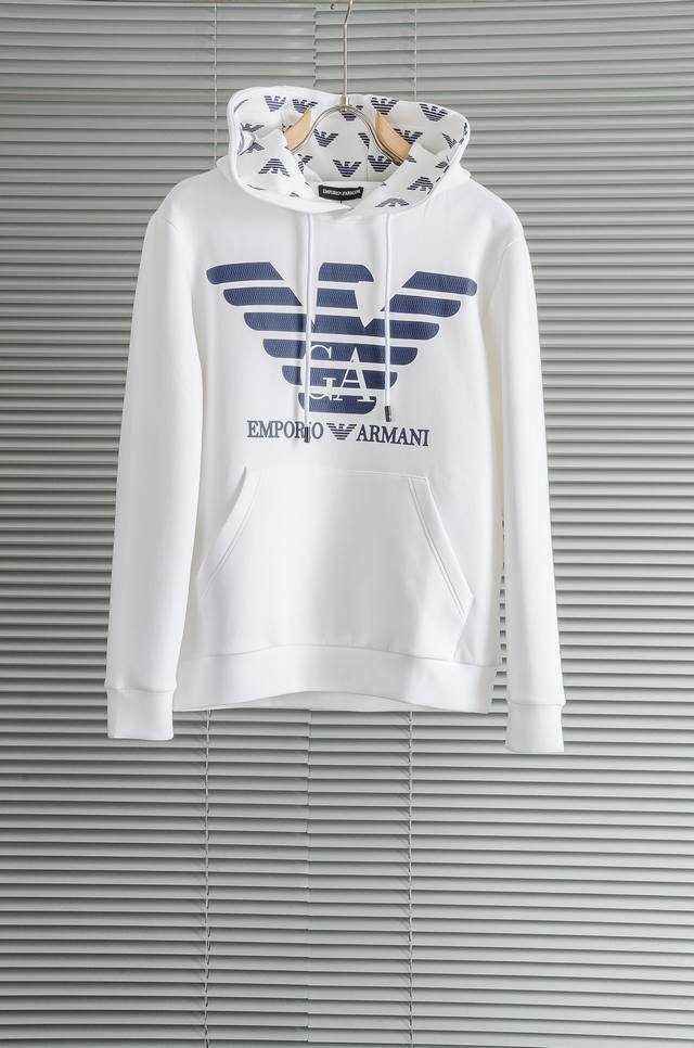 New# 阿玛尼 2025Fw秋冬新品连帽卫衣#质感硬朗挺拔有型，版型立体不易起皱，上身舒适却不失柔软度，亲肤细腻，在运动时起到透气吸湿的强悍性能，贴身穿着都非