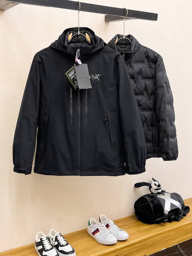 顶级始祖鸟羽绒 三合一可拆卸 始祖鸟百灵达万针刺绣 区别市场易脱落印花廉价版本 2025秋冬新款羽绒服始祖鸟新款连帽设计羽绒服外套，爆款三合一户外活动冲锋衣羽绒