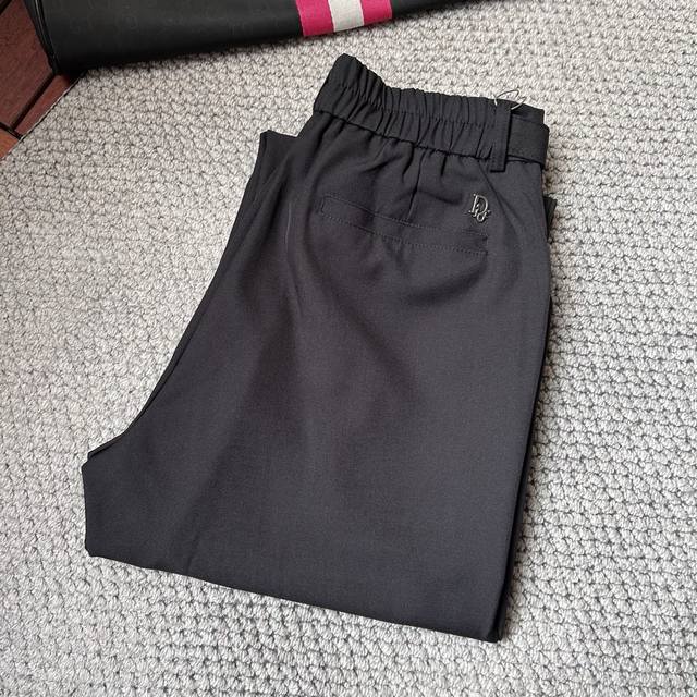 Dr ‘’Ss25秋冬新款休闲裤西裤，官网同步发售，裤身工艺设计，进口客供辅料、面料定制，代工厂p出品免检！每个细节做到极致，原版五金配件，潮范十足、上身有型帅