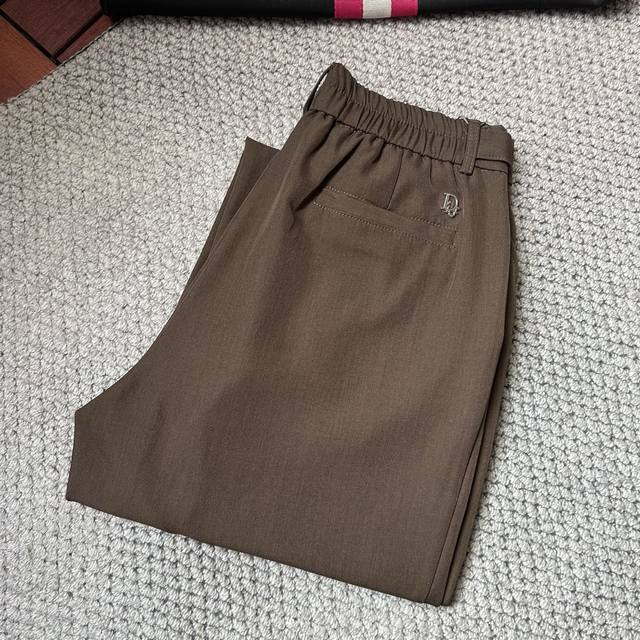 Dr ‘’Ss25秋冬新款休闲裤西裤，官网同步发售，裤身工艺设计，进口客供辅料、面料定制，代工厂p出品免检！每个细节做到极致，原版五金配件，潮范十足、上身有型帅