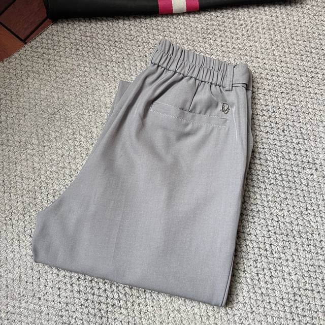 Dr‘’Ss25秋冬新款休闲裤西裤，官网同步发售，裤身工艺设计，进口客供辅料、面料定制，代工厂p出品免检！每个细节做到极致，原版五金配件，潮范十足、上身有型帅气