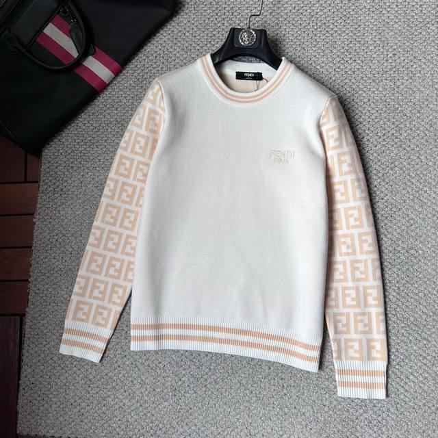 芬‘’2025秋冬新款羊毛毛衣 高品质意大利进口羊毛混纺面料，高密度针织，时尚百搭毛衣，帅气十足。经典Logo标志 更耐穿更加不易变形，专柜版型，各种风格都能轻