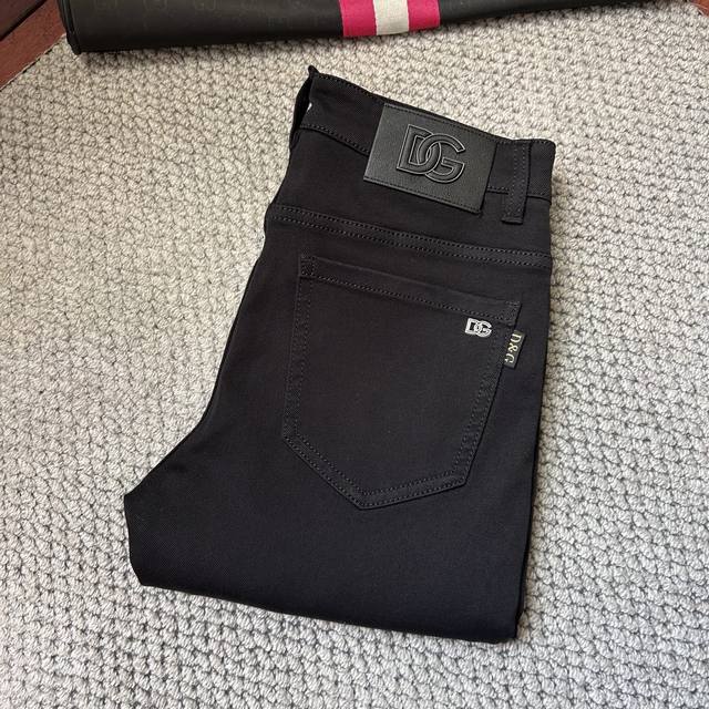 Dg 2025Ss重工休闲牛仔裤，进口优质水洗弹力面料，上身舒适透气有弹力，客供五金辅料装饰，版型超正，全品相订单款，上身帅气十足 Size：29-38