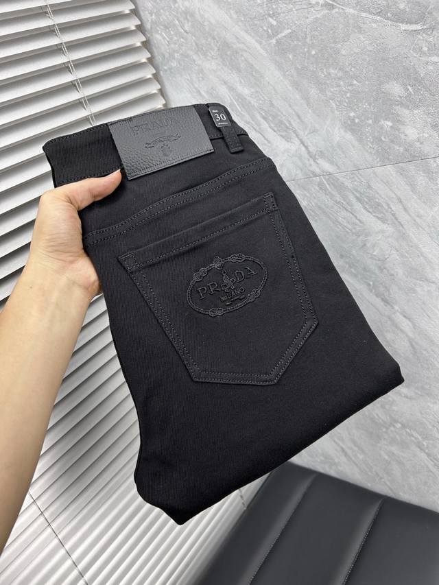 普拉‘’高端定制、2025秋冬最新款牛仔裤 柜台同步发售 原版定制 客供五金辅料 原单品质 进口固色牛仔弹力面料 重工洗水 做工走线精细 上身绝佳！优选单品 三