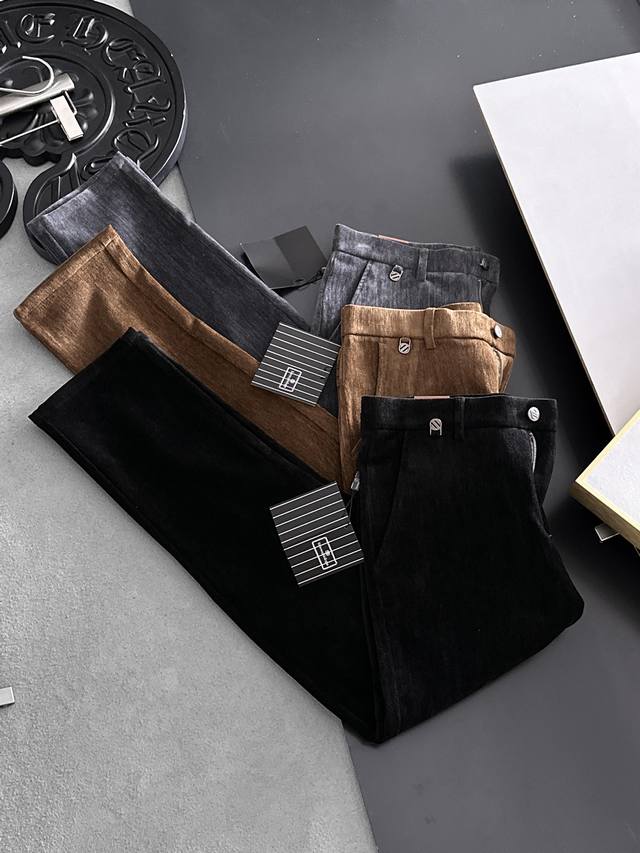 Zegn‘’休闲裤 西裤 新款 秋冬厚款 高级定制秋冬裤子专用面料 定制原版五金 重工工艺打造 车工走线精细 定制面料 柔软舒适 质感显著 辅料精美 上身效果超