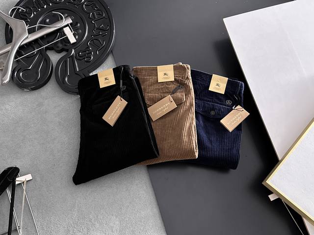 Burber‘’休闲裤 西裤 新款 秋冬厚款 高级定制秋冬裤子专用面料 定制原版五金 重工工艺打造 车工走线精细 定制面料 柔软舒适 质感显著 辅料精美 上身效
