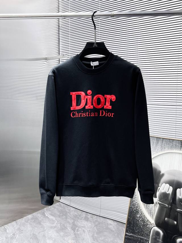 迪奥 Dior 2025Ss新款 长袖 圆领 卫衣，高端版本！专柜定制面料 透气舒适度高，细节无可挑剔，品牌元素设计理念，体现高品质。手感细腻柔软！呈现休闲裁剪
