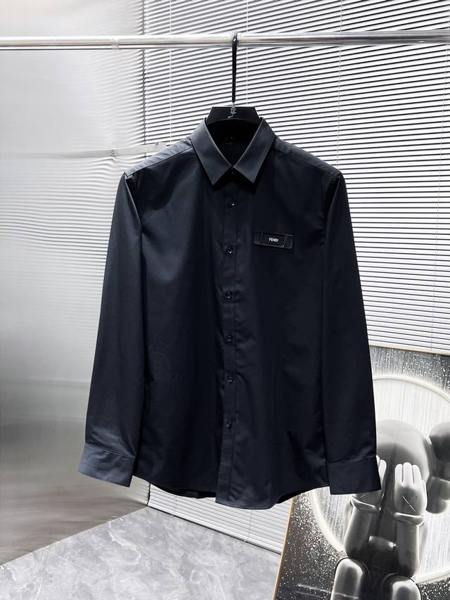 芬迪 Fendi 2025Ss新款长袖 衬衫 衬衣，高端版本！专柜定制面料 透气舒适度高，细节无可挑剔，品牌元素设计理念，体现高品质。手感细腻柔软！呈现休闲裁剪