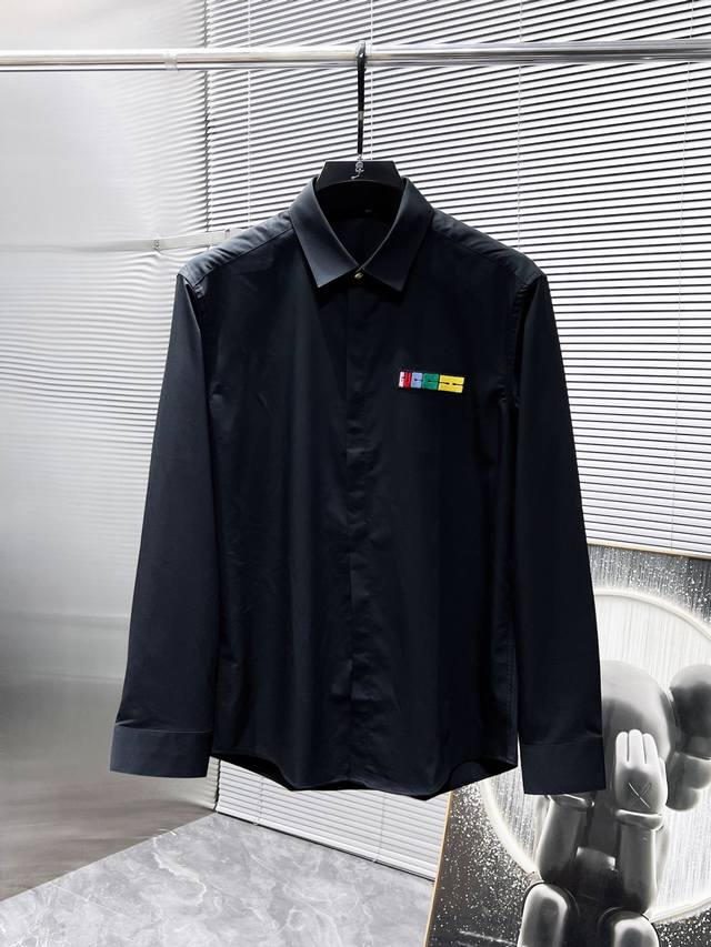 古奇 Gucci 2025Ss新款长袖 衬衫 衬衣，高端版本！专柜定制面料 透气舒适度高，细节无可挑剔，品牌元素设计理念，体现高品质。手感细腻柔软！呈现休闲裁剪