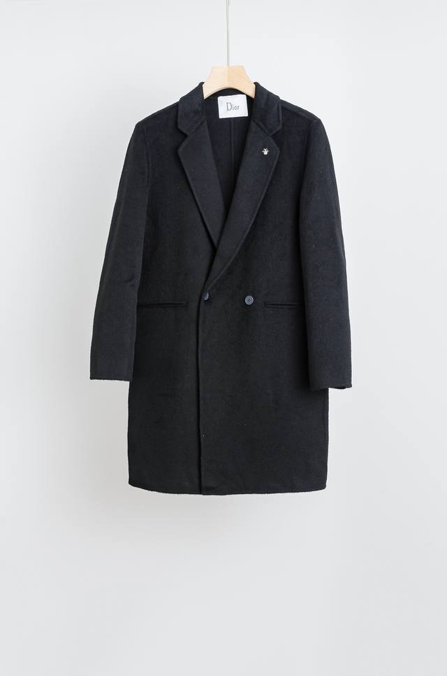 Di*Or迪 奥2025Fw秋冬新品长款双面羊毛大衣。90％澳毛10％驼马绒混纺面料休闲长款大衣 原单男士羊毛大衣，高奢主线正出，高品高质，有型有款。极简调的中