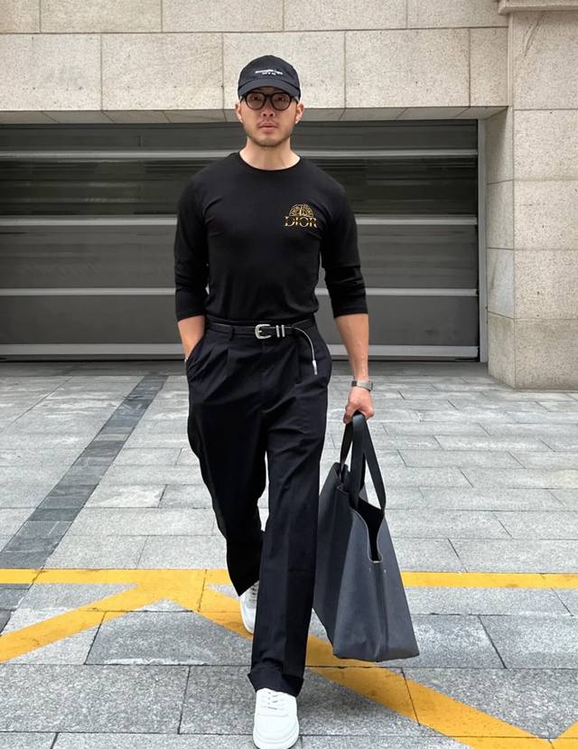 顶级颜值担当！Dior迪奥25S新款莫代尔长袖T恤 迪奥Dior Stone系列长袖T恤，背后撞色Logo融合石头岛元素，超有辨识度当季颜值担当.撞色色彩品牌字