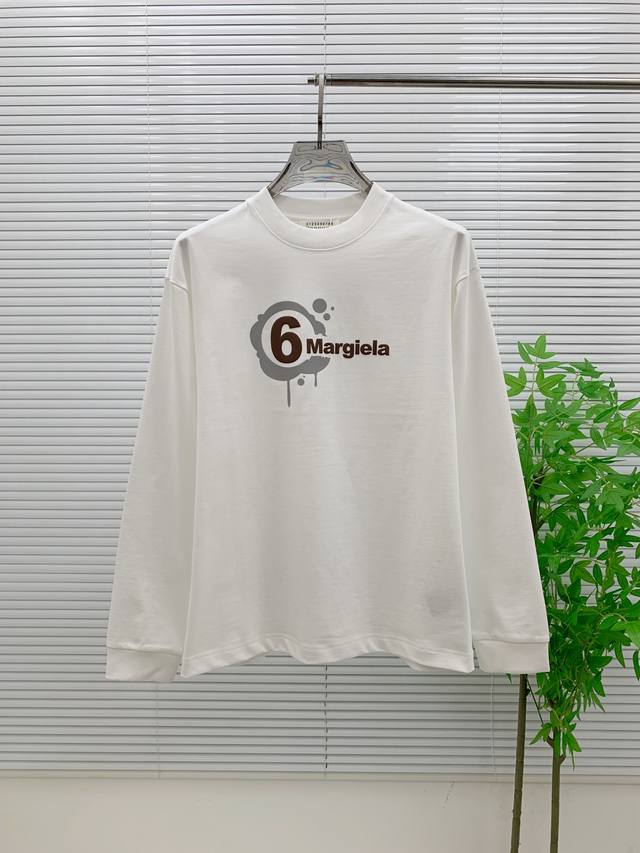 马吉拉 Mm6 高端定制 2025秋冬新款首发专柜最新款长袖打底单穿400克纯棉重工凹凸图案设计 领子袖子螺纹设计 高端订制 设计前卫时尚！品牌Logo重工艺设