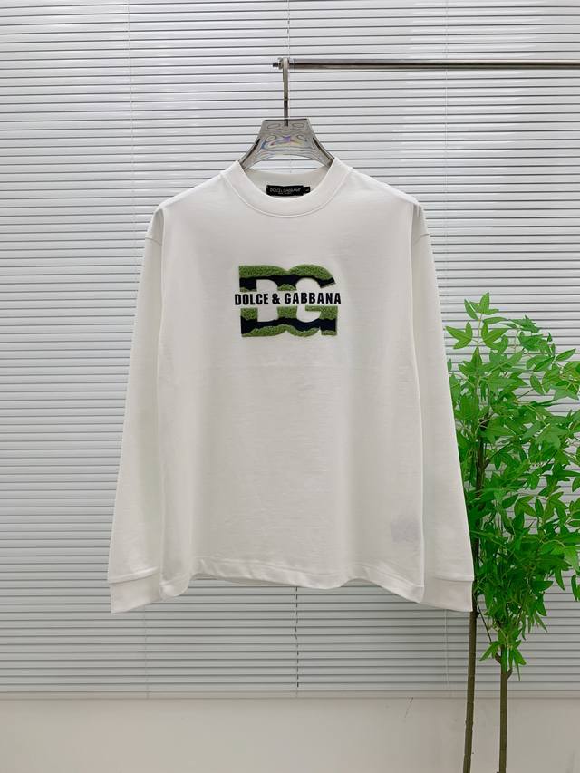 杜嘉班纳 Dg 高端定制 2025秋冬新款首发专柜最新款长袖打底单穿400克纯棉重工凹凸图案设计 领子袖子螺纹设计 高端订制 设计前卫时尚！品牌Logo重工艺设