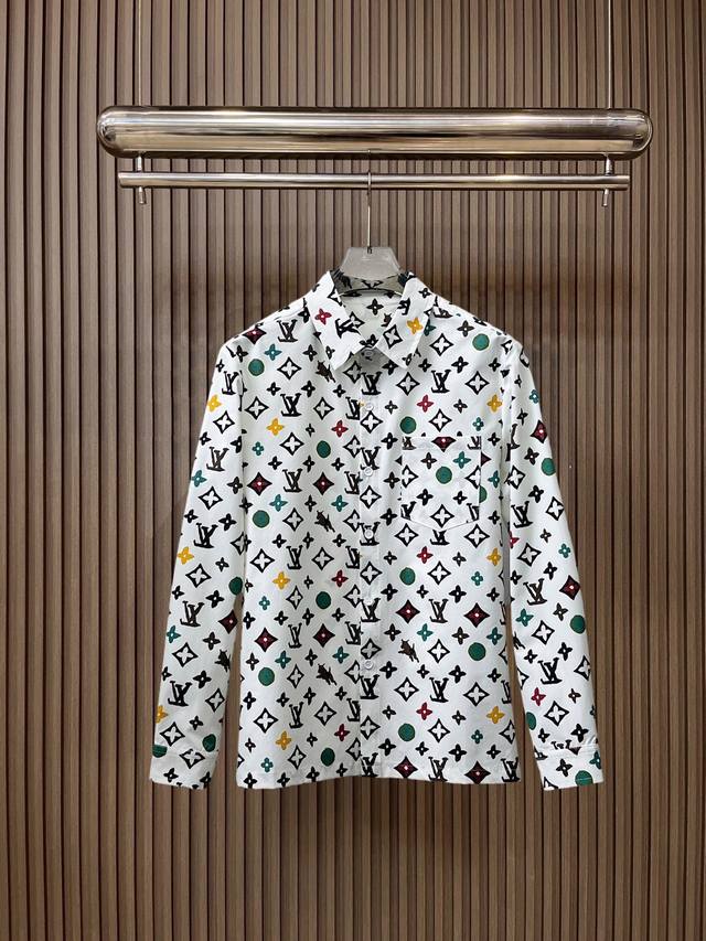 路易威登Lv 2025Ss新款男士长袖衬衫，数码印花定位，高端版本衬衣！专柜定制面料 透气舒适度高，细节无可挑剔，品牌元素设计理念，体现高品质。手感细腻柔软！呈