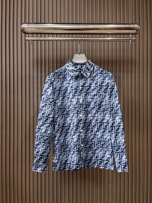 芬迪 2025Ss新款男士长袖衬衫，数码印花定位，高端版本衬衣！专柜定制面料 透气舒适度高，细节无可挑剔，品牌元素设计理念，体现高品质。手感细腻柔软！呈现休闲裁