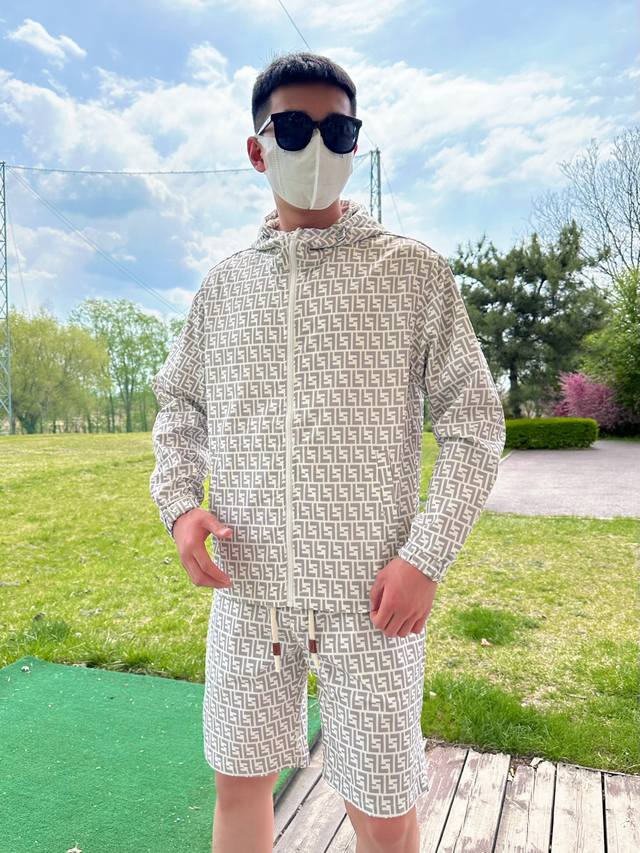 芬迪 2025夏季防晒衣短裤套装，海外专柜同步 轻薄高品质面料奢华高级定制 任何人都可以轻松驾驭，客供进口聚纤维面料 手软舒适有型 吸汗透气 ，外贸公司订单，N