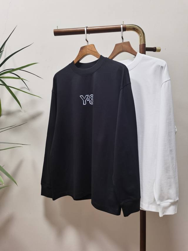 2025新款Y-3 山本耀司 独家专供新品 男士圆领长袖T恤 采用全用料 柔软细腻 男人的衣柜都少不了基础打底衫 随时随地都可以拿来搭配各种服饰 满足您日常生活