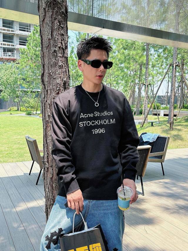 Ac家 2025春夏新款首发专柜最新款长袖卫衣T恤 高端订制 设计前卫时尚！品牌Logo重工艺设计 高端定制面料.手感柔软.穿着舒适.专柜级别精致车线.做工精细