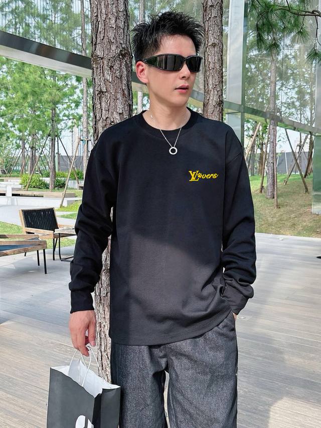 驴家 2025春夏新款首发专柜最新款长袖卫衣T恤 高端订制 设计前卫时尚！品牌Logo重工艺设计 高端定制面料.手感柔软.穿着舒适.专柜级别精致车线.做工精细.