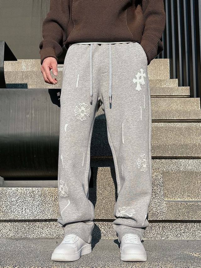 克罗心 2025Ss秋冬新款 男士休闲裤 长裤，高端版本！专柜定制面料 透气舒适度高，细节无可挑剔，品牌元素设计理念，体现高品质。手感细腻柔软！呈现休闲裁剪，上