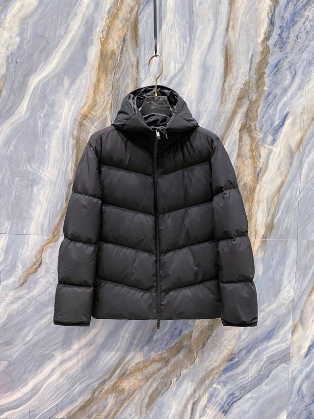 Moncler Forez蒙口2025男士连帽短款羽绒夹克外套. 连帽可脱卸.可变立领夹克 特级鹅绒填充,原厂替换面料原厂配套五金 Forez男士羽绒夹克保暖又
