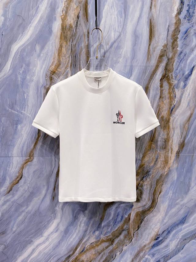 Mon#Cler 蒙口 2025秋冬太空棉字母刺绣Logo时尚百搭打底圆领短袖衫，精致工艺面料，顶级元素融合打造，经典短袖3标齐全，潮男时尚，无论是上身舒适度还