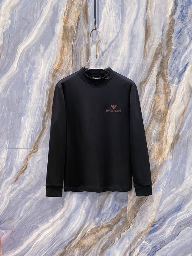 阿玛尼 2025秋冬专柜新款 时尚休闲打底衫长袖T恤，精选进口高密度双面拉架棉面料，精致原版Logo打造，舒适性与透气性兼优，柔软抗皱弹性和垂性极佳，无论是单穿