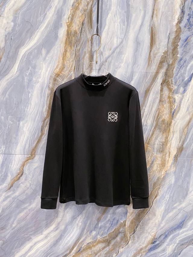 罗意威 Loewe 2025秋冬专柜新款 时尚休闲打底衫长袖T恤，精选进口高密度双面拉架棉面料，精致原版Logo打造，舒适性与透气性兼优，柔软抗皱弹性和垂性极佳