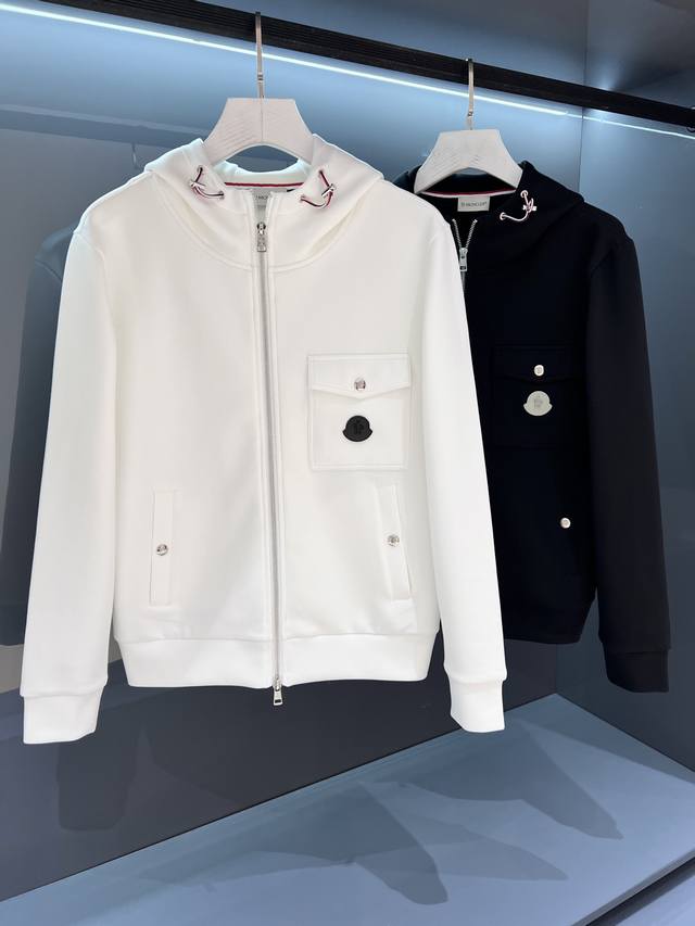 新品 秋冬时尚必杀技,渠道精品.2025Ss秋冬Mon*Ler 连帽开衫卫衣夹克外套 阔型效果更为简约利落,为时尚造型增添一抹独特风采...单穿内搭完美展现 进