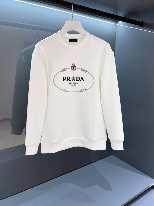 新品 刺绣卫衣空气层 秋冬时尚必杀技,渠道精品.2025Ss秋冬Mon*Ler 刺绣贴布标识圆领套头卫衣 阔型效果更为简约利落,为时尚造型增添一抹独特风采...