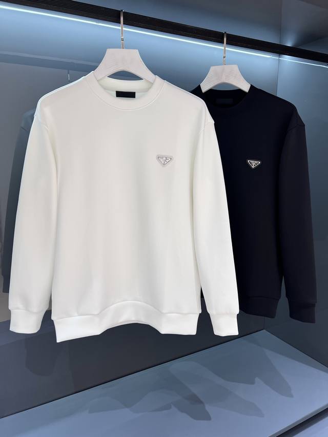 新品 渠道订单 2025秋冬pr*Da Milano男士徽章标识套头卫衣 经典Os版型,简约而不失格调.日常运动休闲商务毫无压力...客供定制针织棉,经由微型针