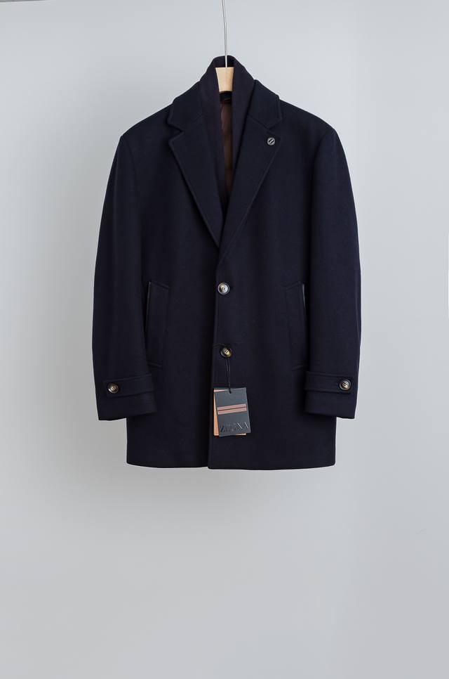 Zeg*Na杰尼＊亚625Fw 秋冬最新羊毛大衣搭配羽绒！保暖又时尚Ez家臻品推出中长款羽绒服#羊毛大衣与羽绒的完美融合，Ez家臻品夹克羽绒服外套，为您的冬季穿