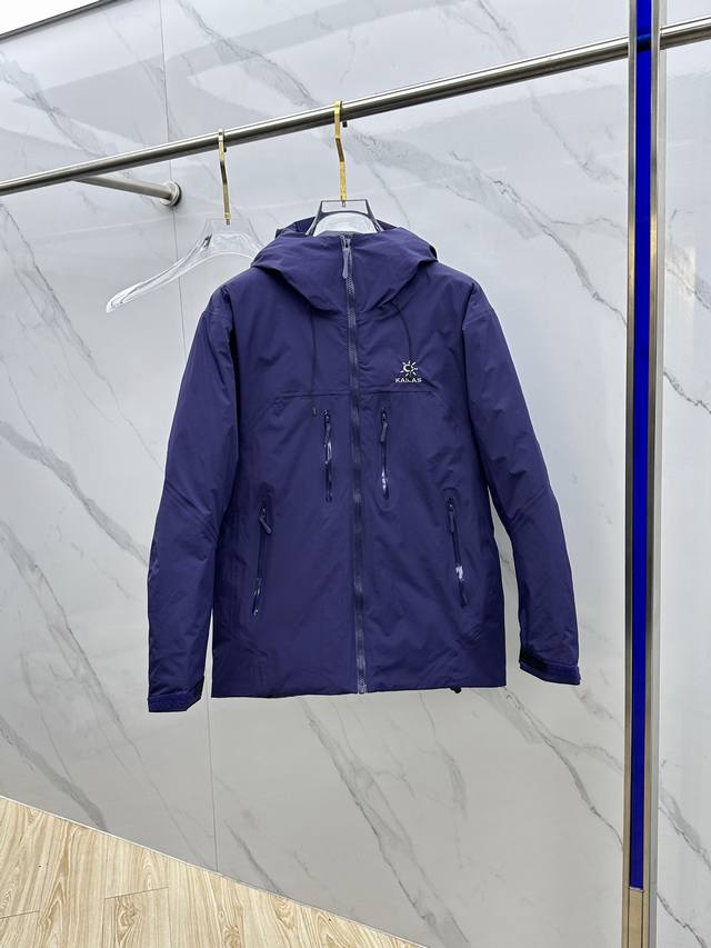 Kailas 凯乐石 男士内胆户外休闲运动连帽羽绒服，保暖硬壳户外优选。 一款专为户外休闲运动爱好者设计的时尚， 凯乐石男士内胆的设计独具匠心，时尚的外观和出色