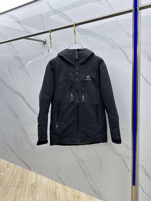 Kailas 凯乐石 男士内胆户外休闲运动连帽羽绒服，保暖硬壳户外优选。 一款专为户外休闲运动爱好者设计的时尚， 凯乐石男士内胆的设计独具匠心，时尚的外观和出色