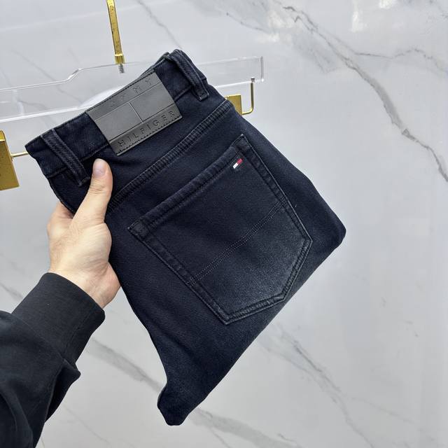 Timmy汤米 2025秋冬加绒加厚 最新款牛仔裤 柜台同步发售 保暖利器 原版定制复刻 客供五金辅料 原单品质 进口固色牛仔面料 重工洗水 做工走线精细 上身