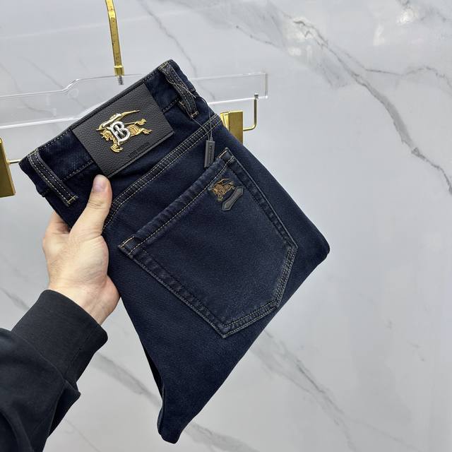 Burberry巴宝莉 2025秋冬加绒加厚 最新款牛仔裤 柜台同步发售 保暖利器 原版定制复刻 客供五金辅料 原单品质 进口固色牛仔面料 重工洗水 做工走线精