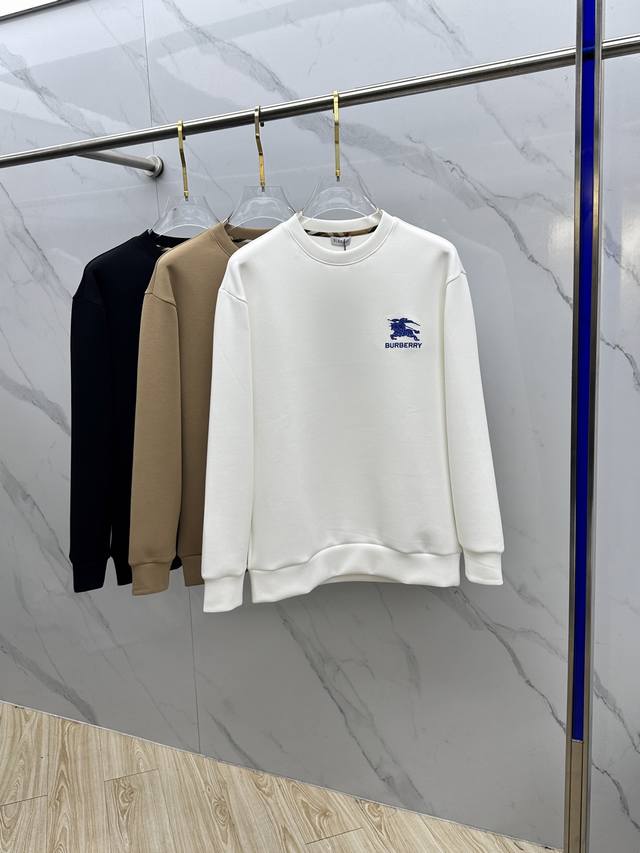 Burberry巴宝莉 2025Ss秋冬新品刺绣圆领套头卫衣 高超的时尚魅力风范,特立独行的艺术气息. 客供定制面料高克重棉面料,软硬更为适中,舒适透气性非常适