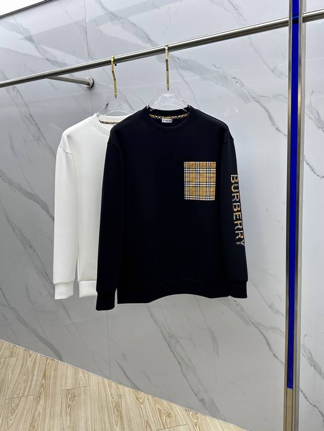 Burberry巴宝莉 2025Ss秋冬新品刺绣圆领套头卫衣 高超的时尚魅力风范,特立独行的艺术气息. 客供定制面料高克重棉面料,软硬更为适中,舒适透气性非常适