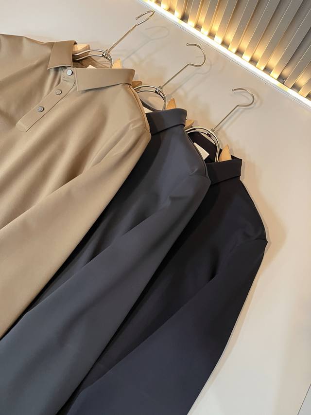 Bur*Erry 巴*莉 2025秋冬新款男士polo衫，品牌最新设计元素！既不单调也不复杂,恰到好处的展现品味！客供顶级定制弹力氨纶面料！舒适吸汗透气根本不在