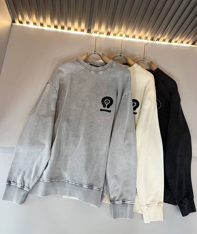 Chrome Hear*S克*心 2025秋冬新款男女同款卫衣！男女同款一款让你从心底认可的高街夹克外套，并且经过时间的推移而让你更加珍稀，潮流的高街之王，那就