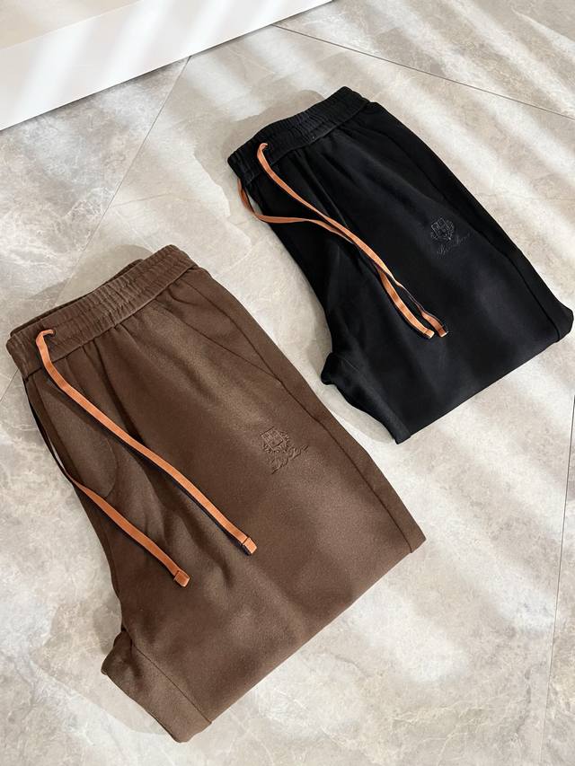 Loro piana诺悠翩雅 2025秋冬新品男士休闲裤，最新的贸易订单全品相！！网红款！上身舒适透气，不僵硬，整体有着丰富的立体感，品质出口订单，定制专属羊绒