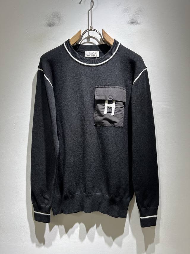 Her*Mes爱*仕2025秋冬新款男士针织羊毛衫，全新升级百搭基础款，低调奢华，品格之选！甄选优质精选优质羊毛打造而成，有着超强的垂直性能 艺术感极强H标志L