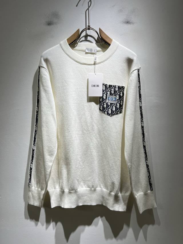 Dio*迪家 2025秋冬新款男女同款针织羊毛衫，专柜同步发售！定制专属羊毛面料，从容百搭，档次极高，完美融入时尚还有风情感一款完美符合外穿的顶尖时髦气质款！整