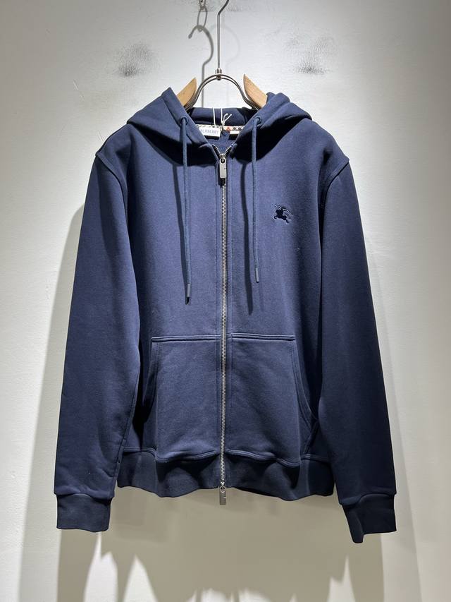 Burber*Y巴*莉 2025秋冬新款男女同款基础休闲百搭棉质连帽卫衣，男女同款卫衣！贸易公司渠道稀出，同步官网发售！衣身Logo刺绣设计！带有一种清爽又干净