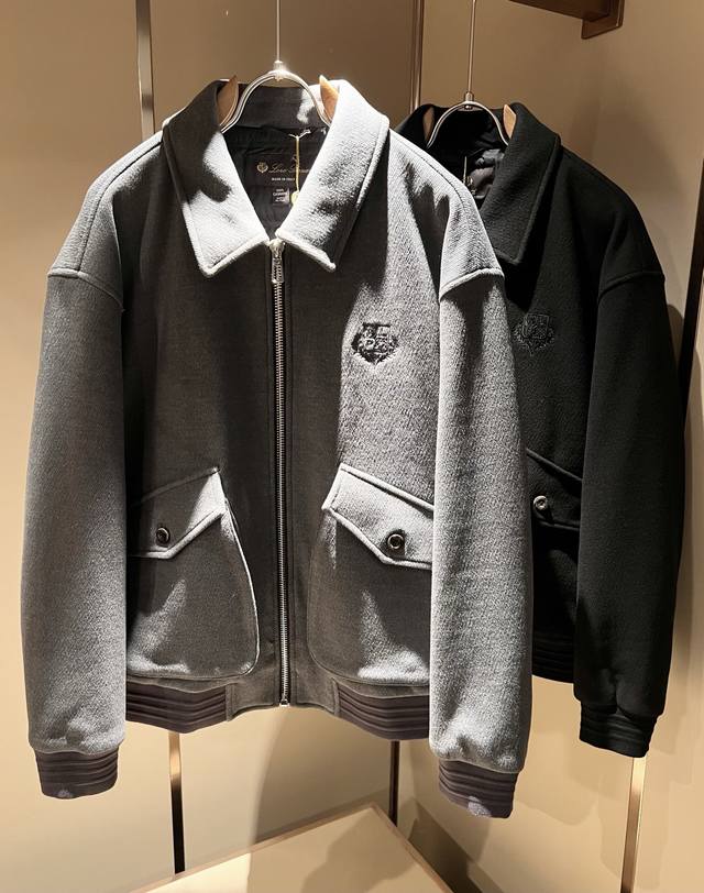 Loro piana诺悠翩雅 2025秋冬新款男女同款 羊毛羽绒服外套，胸前刺绣Logo修饰！贸易公司渠道稀出，同步官网发售！秋冬系列情侣羽绒上线，此款羽绒甄选