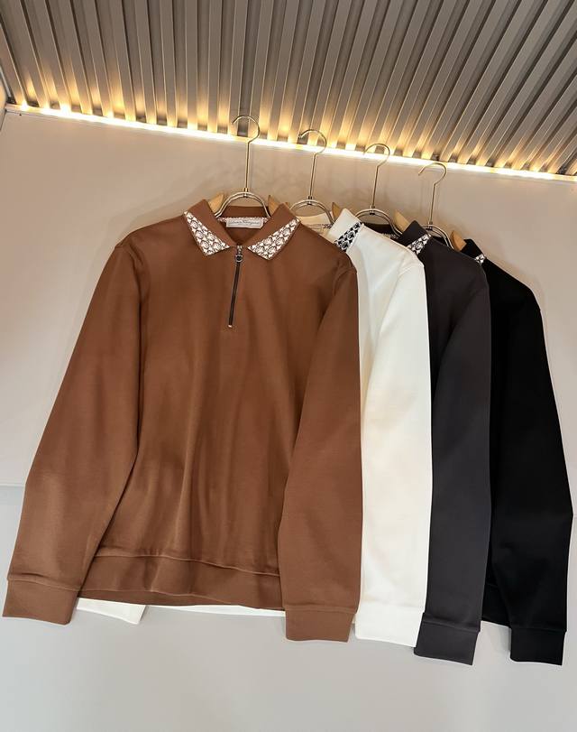 Ferraga*Mo菲拉*慕 2025秋冬新款polo衫，采用进口专属珠地棉面料！！简单菲拉*慕Logo标志拉链设计！代表品牌形象 简洁舒适的款式，线条感粗细均