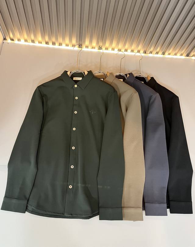 Guc*I 古家 2025秋季新款男士长袖衬衣，贸易公司渠道稀出，同步官网发售！G家系列情侣上线，胸前Logo图案刺绣设计！面料透气有一定的自重感，定制原版进口