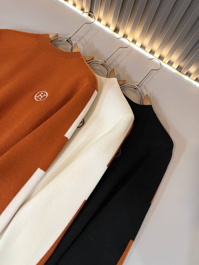 Her*Mes爱*仕2025秋冬新款男士针织羊毛衫，全新升级百搭基础款，低调奢华，品格之选！甄选优质精选优质羊毛打造而成，有着超强的垂直性能 艺术感极强H标志L