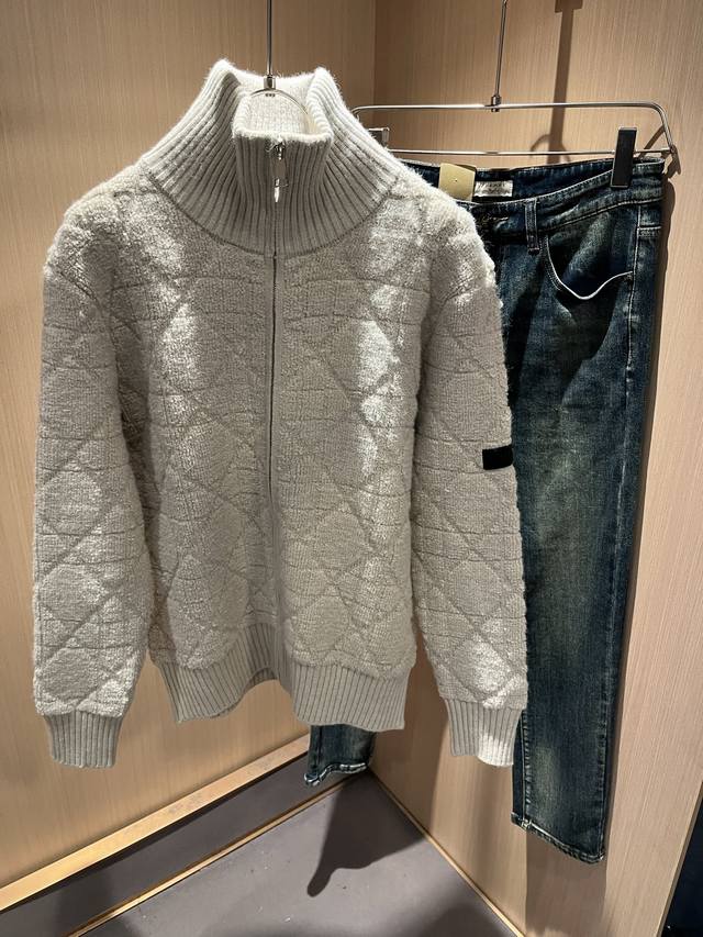 Dio*迪家 2025秋冬新款男女同款针织羊毛开衫，专柜同步发售！定制专属羊毛面料，从容百搭，档次极高，完美融入时尚还有风情感一款完美符合外穿的顶尖时髦气质款！